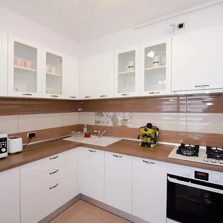 Isaran 3p Apartment